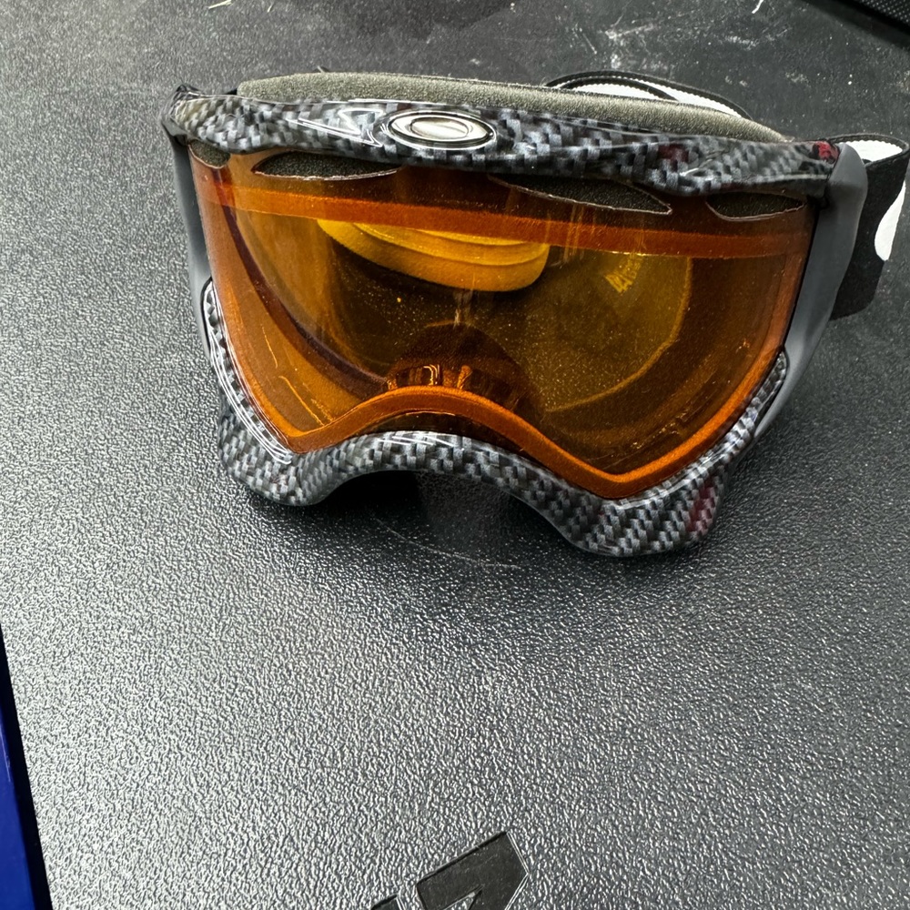 Oakley snowboard/skiing goggles